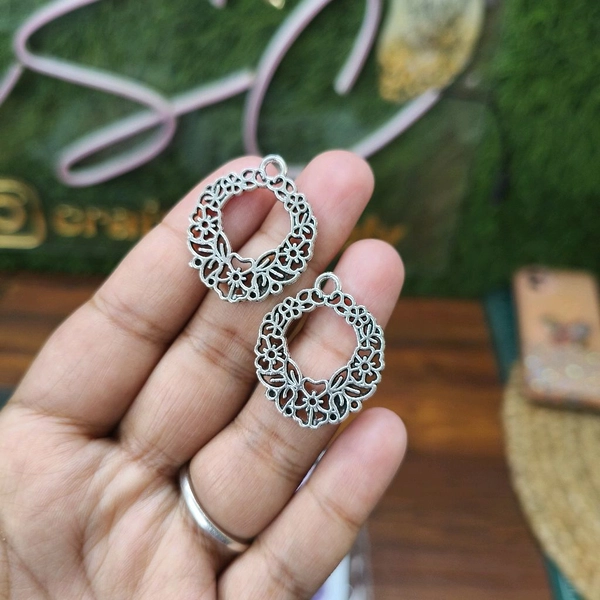 Silver Vintage Bezels Pack Of 5  (3cm) 