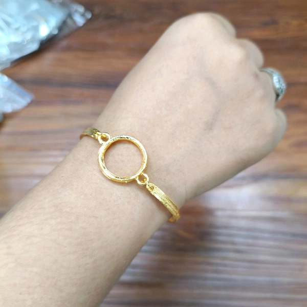 Round Gold Bracelet Bezel 