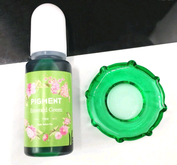 Resin Colour Emerald Green