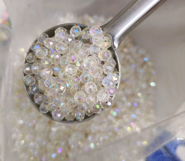 Transparent Holographic Beads 25 Grms Transparent 