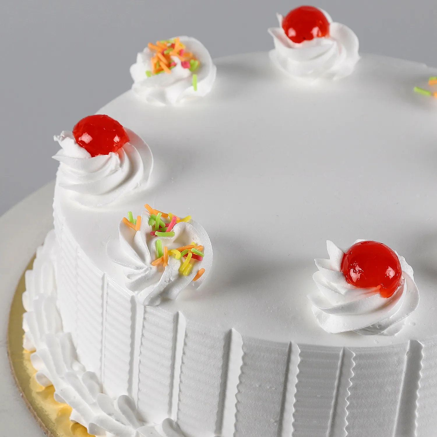 Happy Birthday Cake - 1.5 KG