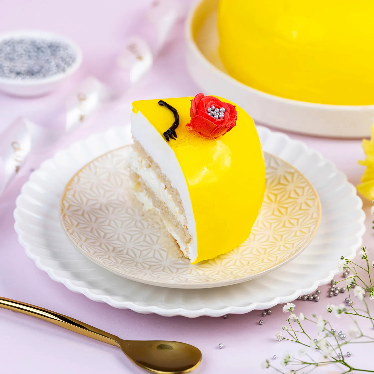Happy Emoji Pineapple Cake - 1 KG