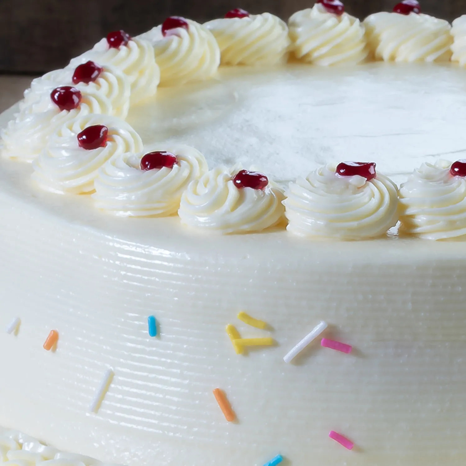 Vanilla Love Designer Cake - 1 KG