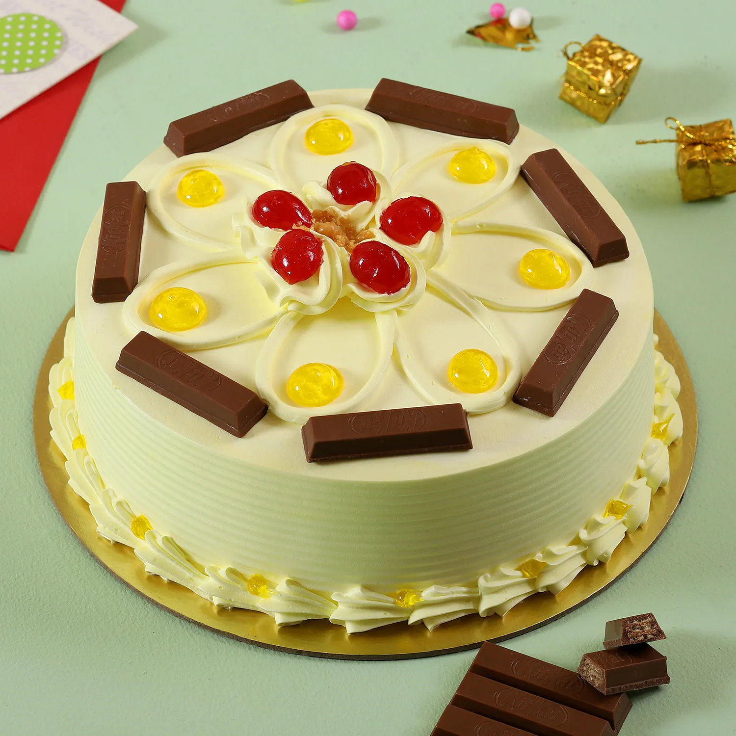 KitKat Butterscotch Cake - 1 KG