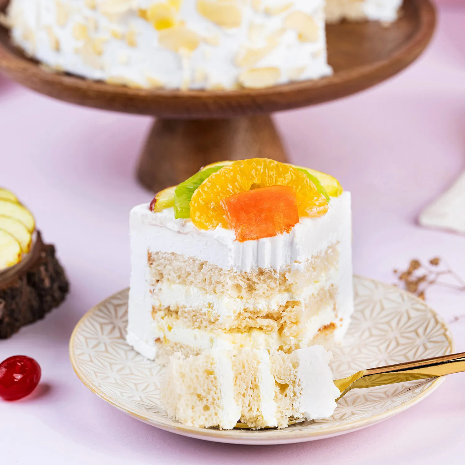 Creamy Vanilla Fruit Cake - 2 KG