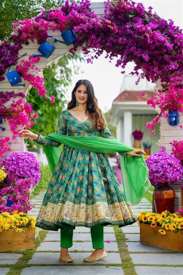 Green Color Rayon Fabric Gown With Dupatta Set - M
