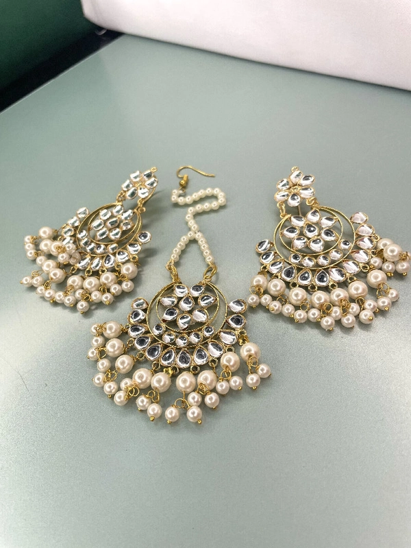 Aakriti Earing Tikka Set - white