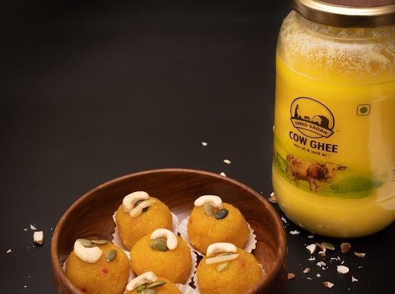 Swad Sadan Premium Cow Ghee 900ml (Glass Jar)