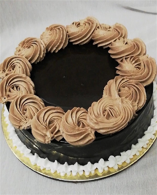 Floral Chocolate Cake - 1 Pound