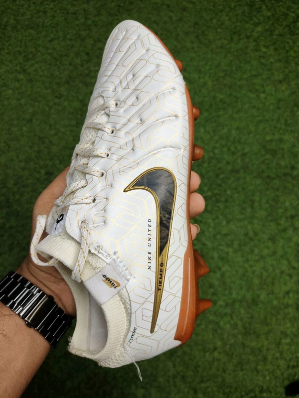 Tempo Cream And Gold Colour Low Top - 5.5