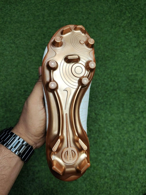 Tempo Cream And Gold Colour Low Top - 5.5
