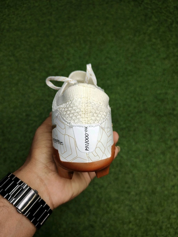 Tempo Cream And Gold Colour Low Top - 5.5