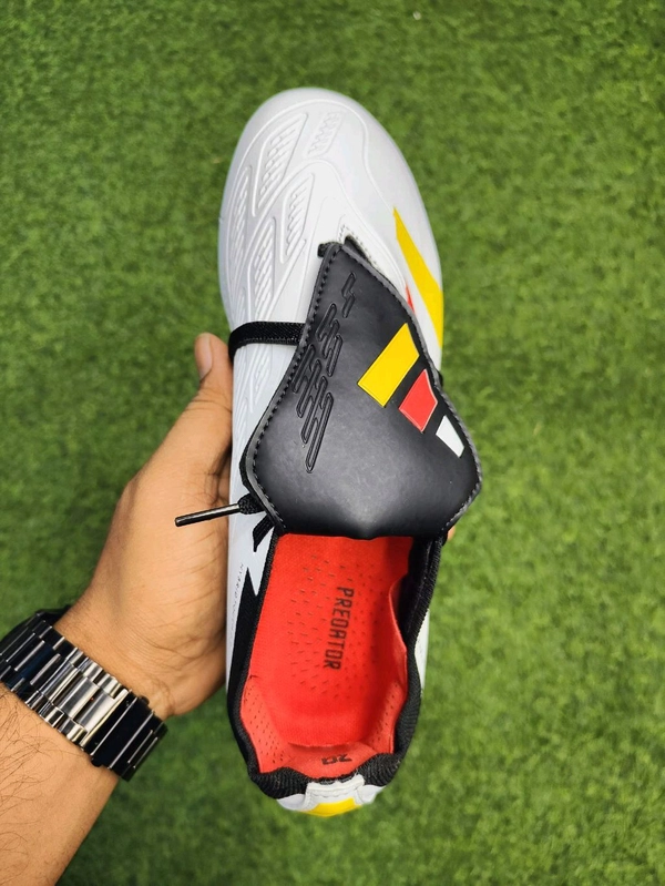Predator White And Black Colour Foldover Tranning Boot - 7.5
