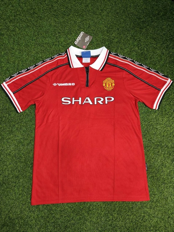 Retro Manchester United 1998-99 Home Half Sleeve - L