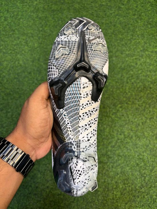 Mercurial Vapor 13 Elite MDS White And Black Colour High Ankle With Less - 6