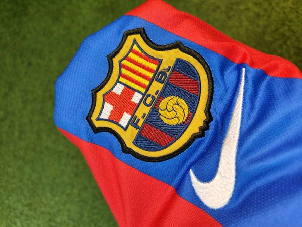 Retro Barcelona Home 2001-02 Half Sleeve  - S