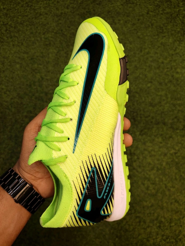 Mercurial Vapor 16 Light Green Astro/Turf - 7.5
