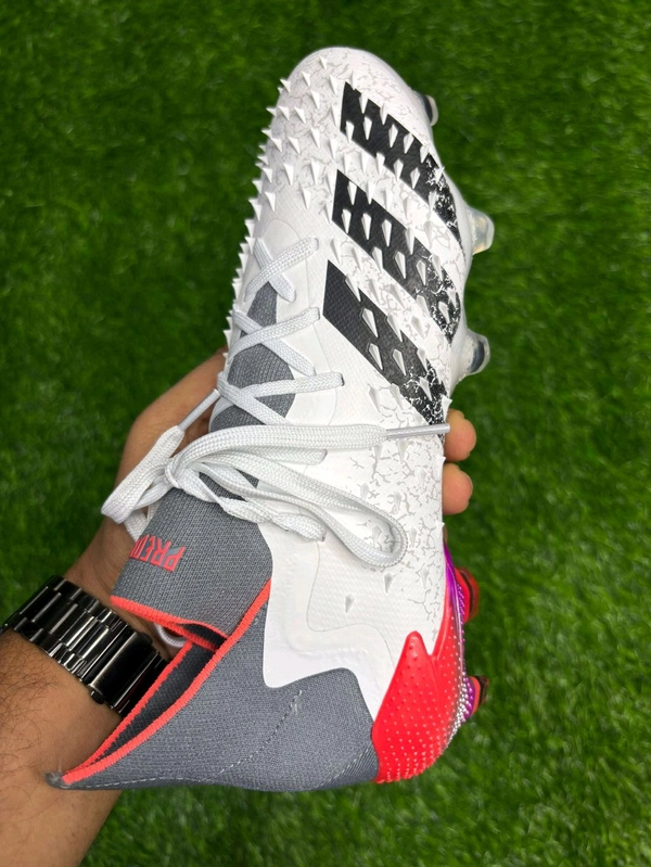 Predator Freak White High Top With Lace FG - 7.5