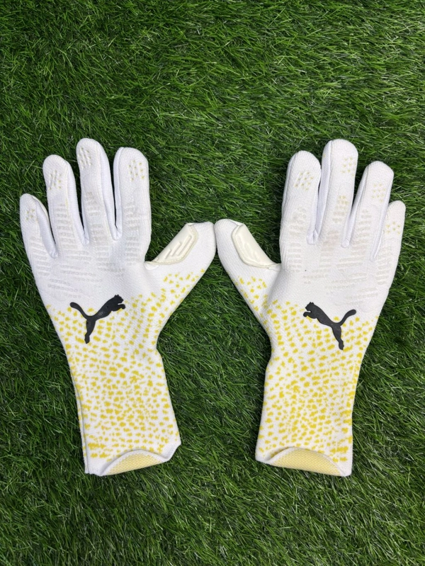 Future Ultimate White GK Gloves  - 10