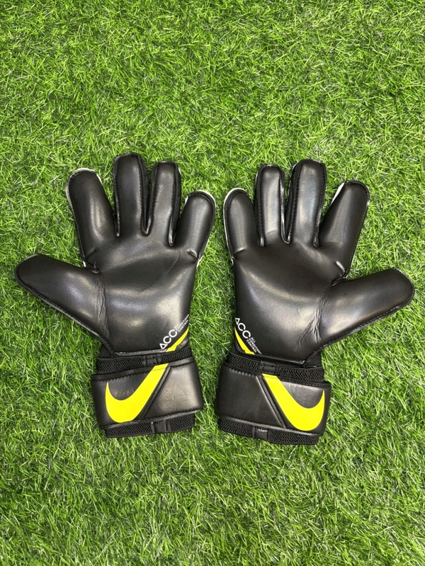 Vapor Grip 3 Yellow & Black Premium Match Gloves  - 8