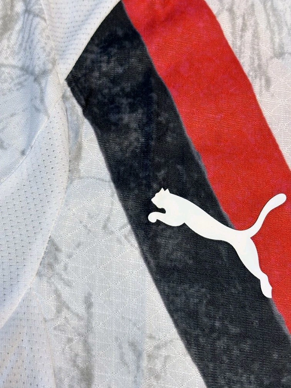Manchester City 25/26 Away Player Edition Half Sleeve  - XL