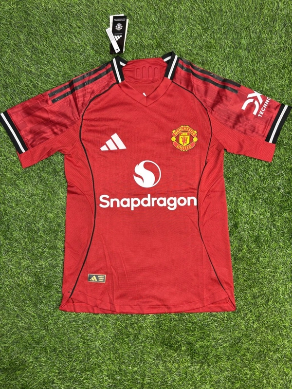 Manchester United 25/26 Home Player Edition  - M