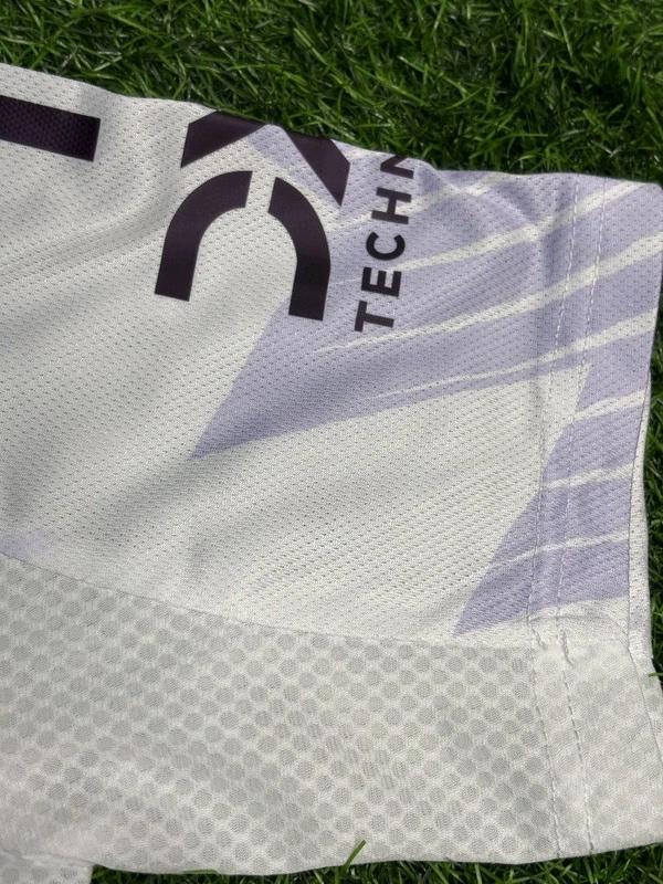 Manchester United 25/26 Away Kit Player Edition - L
