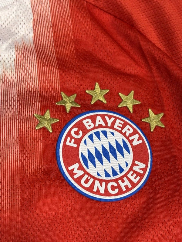 Bayern Munich 25/29 Home Kit Player Edition  - S