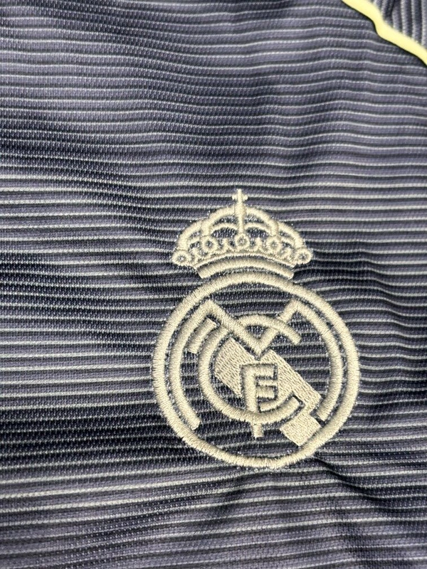 Madrid 25/26 Away Kit Fan Edition With Short  - XL