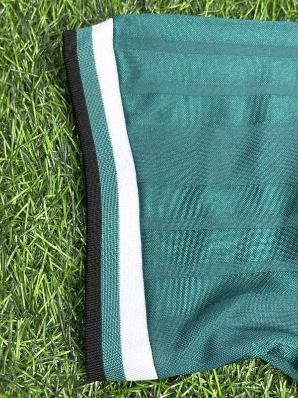 Retro Liverpool FC 1993/94 Away Kit Half Sleeve  - S
