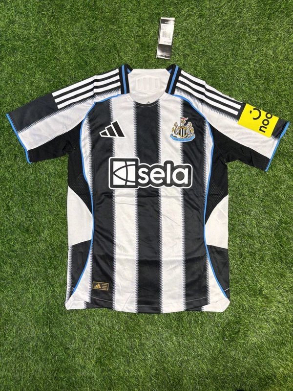 Newcastle United 25/26 Home Kit Player Edition - M