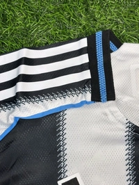 Newcastle United 25/26 Home Kit Player Edition - M