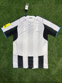 Newcastle United 25/26 Home Kit Player Edition - M