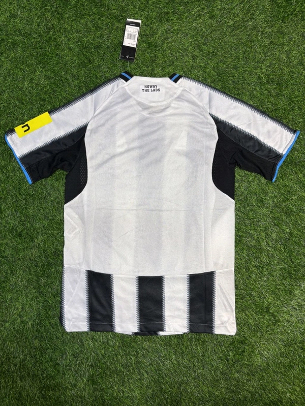 Newcastle United 25/26 Home Kit Player Edition - M