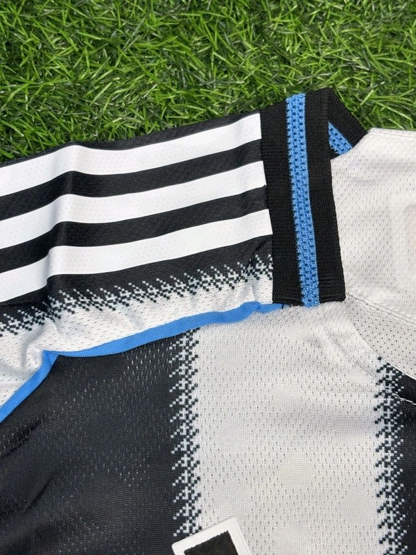 Newcastle United 25/26 Home Kit Player Edition - XXL