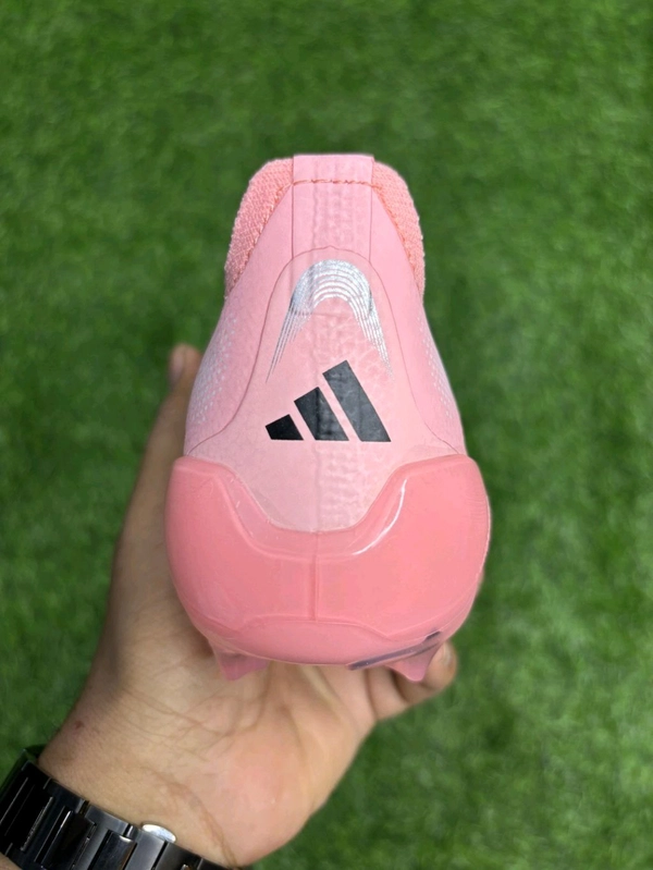 Predator Elite Cream Colour FG Without Lace  - 7.5