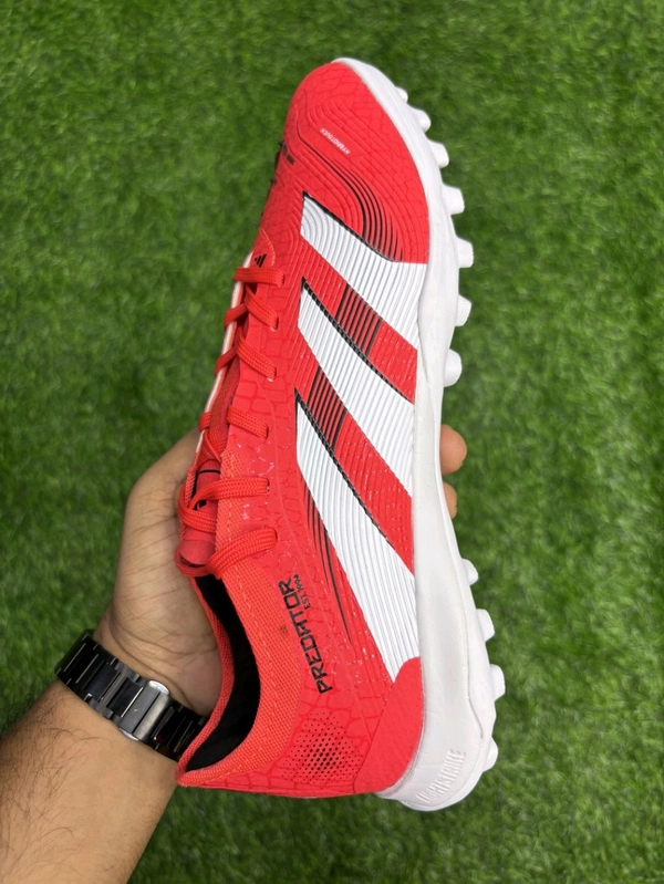 Predator Elite Red Colour AG/Turf Low-top With Lace - 7.5