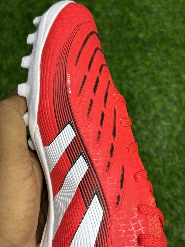 Predator Elite Red Colour AG/Turf Low-top With Lace - 7.5