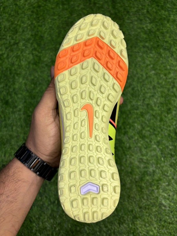 Mercurial Vapor 16 Yellow Green AG/Turf Low-top With Lace - 7